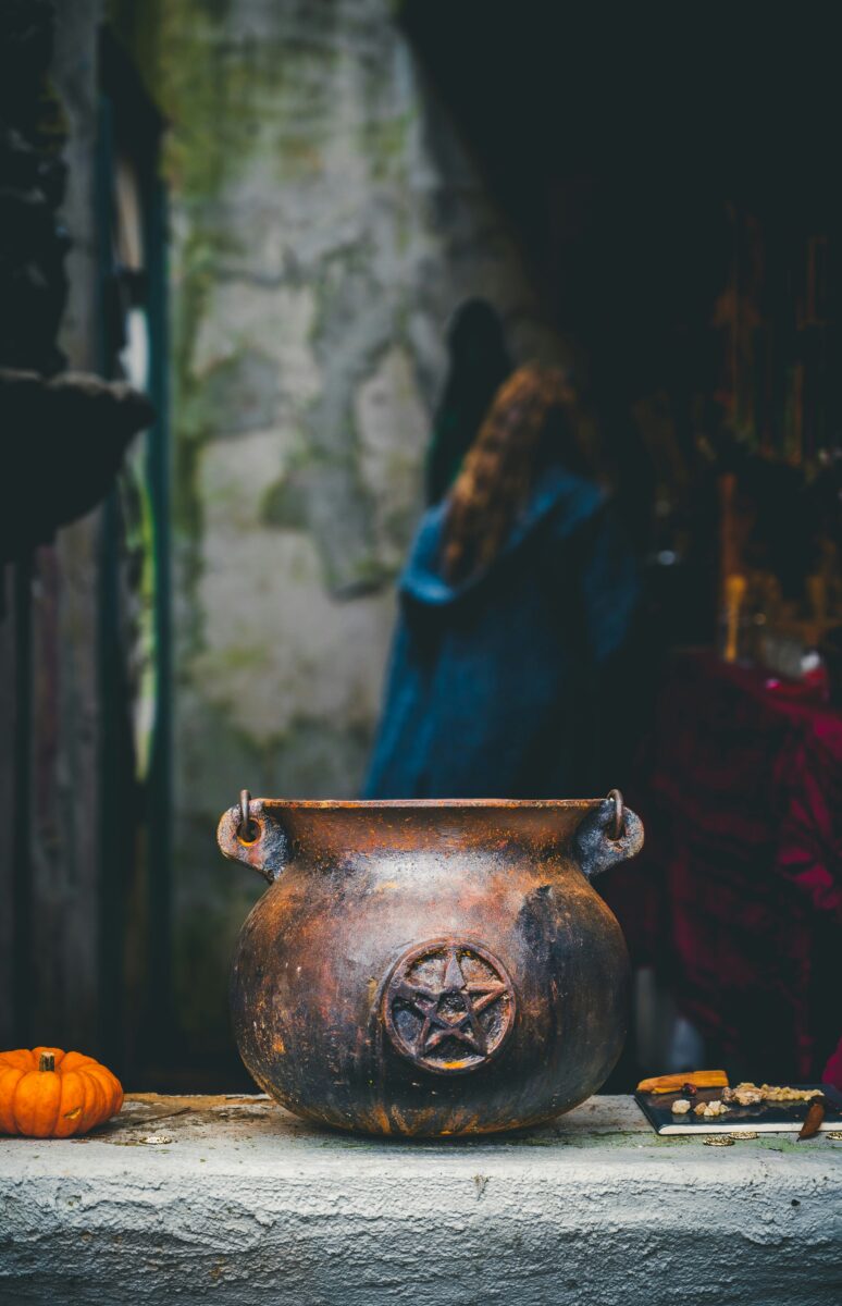 Iron pot
